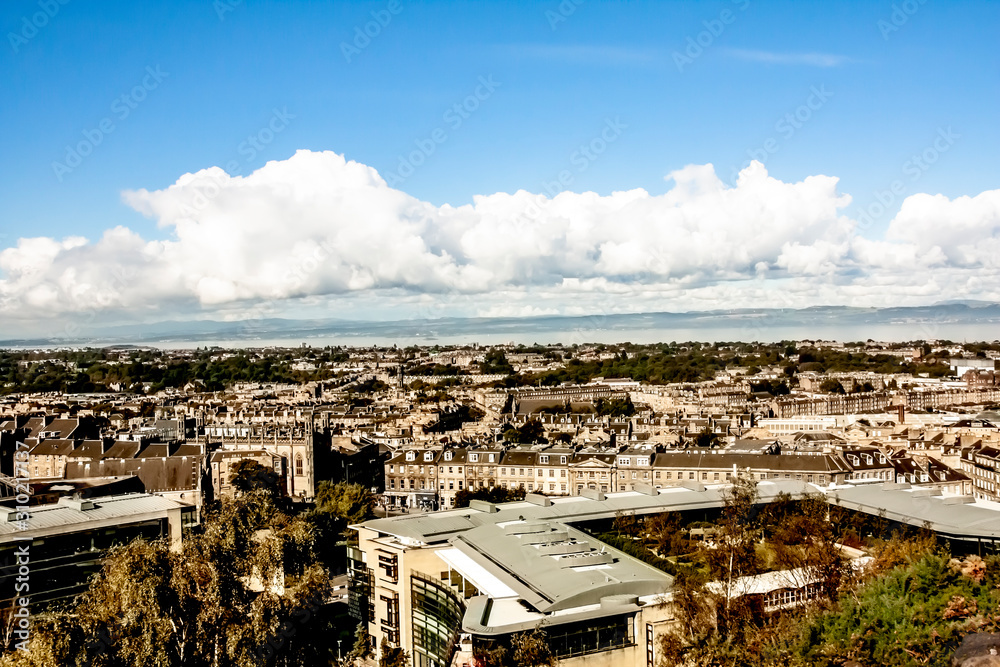 Aussicht von Calton Hill über Edinburgh und Umgebung