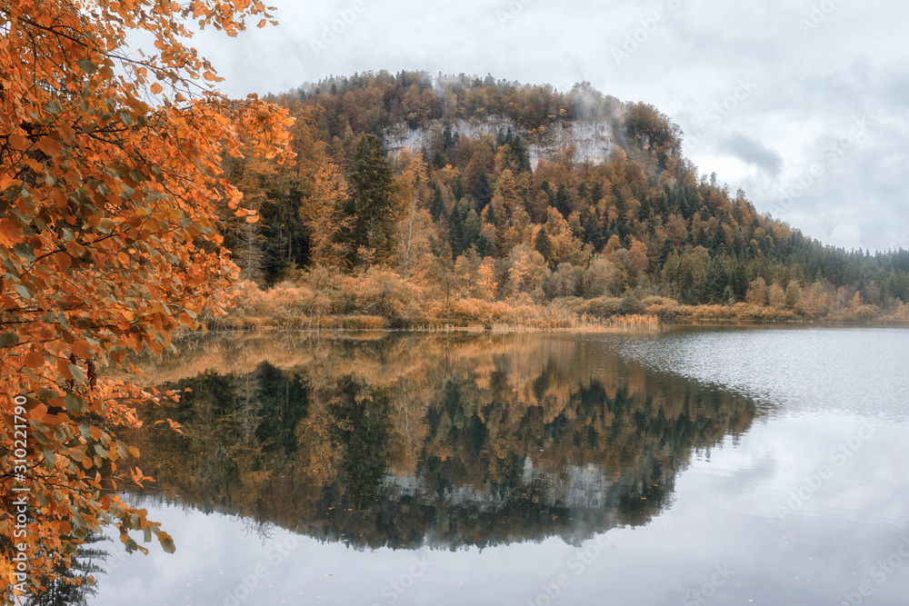 Lac couleur d'automne