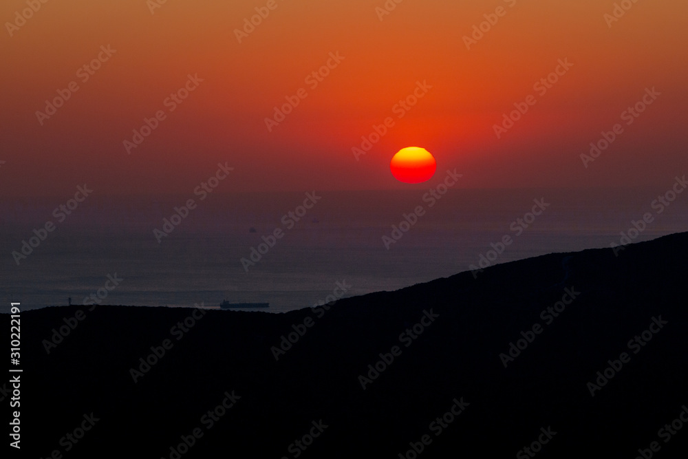 Obraz premium sunset over the sea