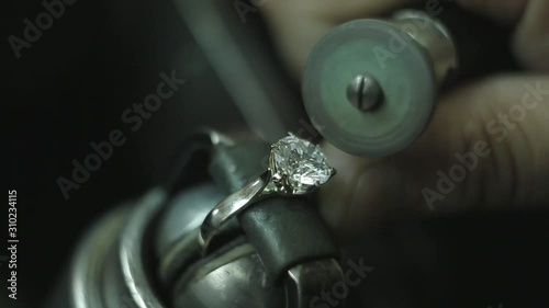 Making A Diamond Wedding Ring