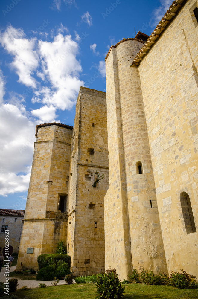 Naklejka premium The fortified village of Larressingle, France