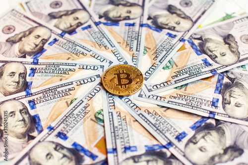 Obraz na płótnie Dollars and bicone as an abstract symbol of the growing role of digital currency and financial transactions on the Internet (course, exchange, trade, circle - concept) w salonie