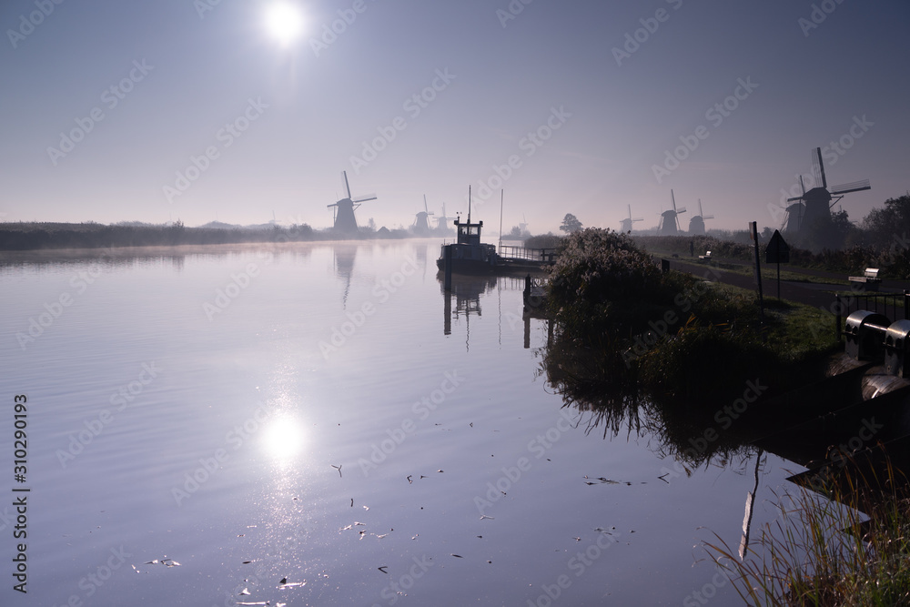 Naklejka premium Netherlands kinderdijk