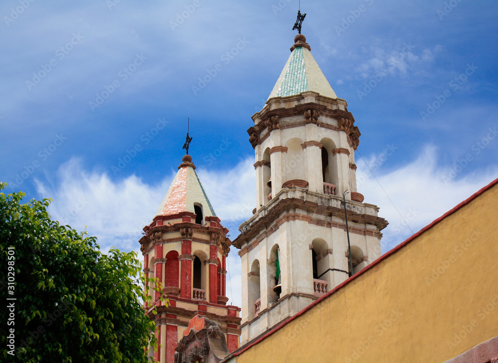 Obraz premium close up of the top of a church temple in Queretaro Mexican town 