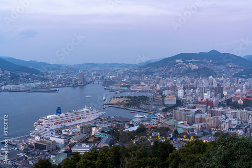 [長崎県]長崎市街の夕景（鍋冠山公園）