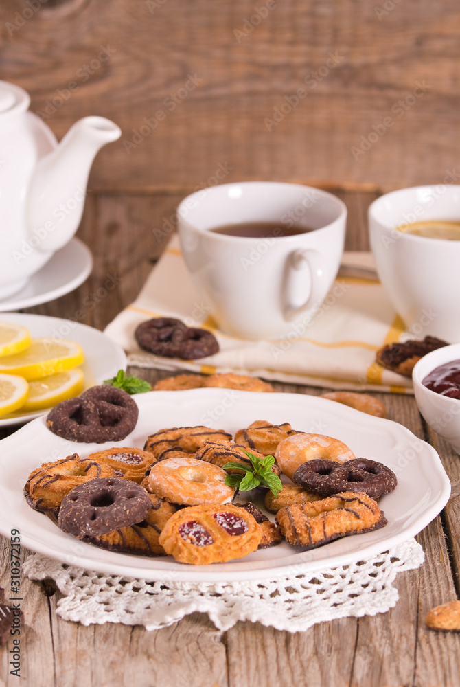 Shortcrust pastry biscuits.