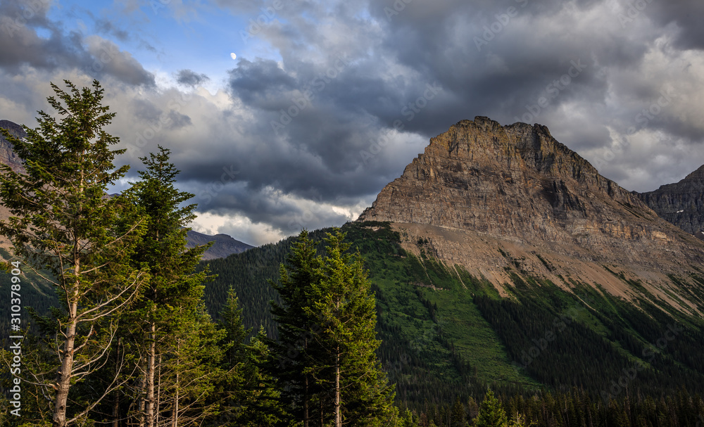Going-to-the-Sun Road Sunset Scenery in Glacier National Park