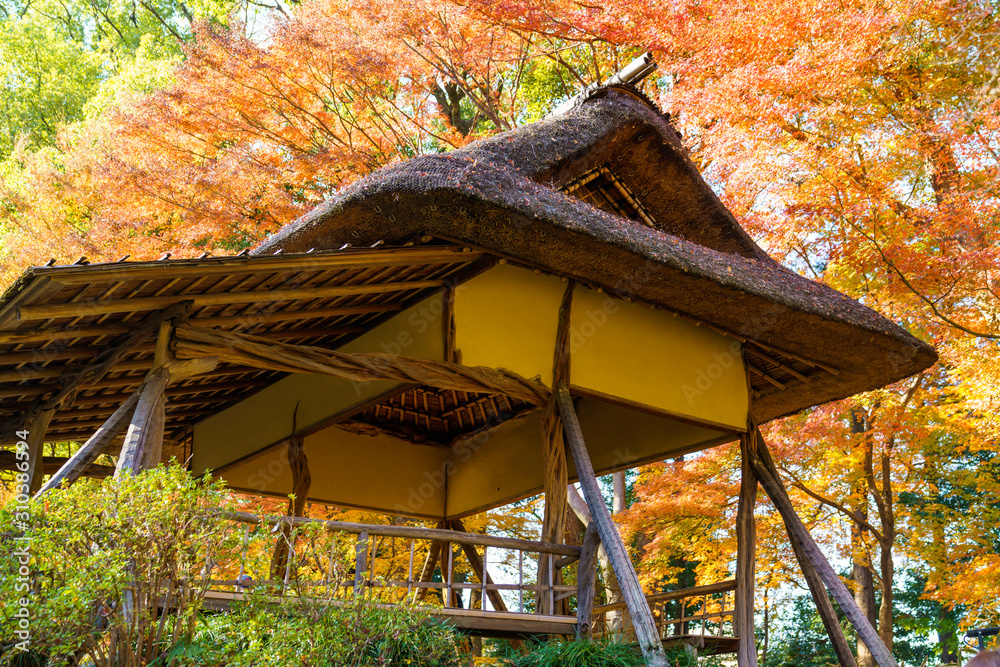 六義園の四阿