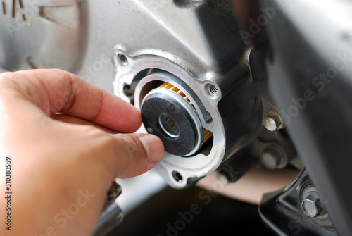 Wallpaper Mural New Engine oil filter change Torontodigital.ca