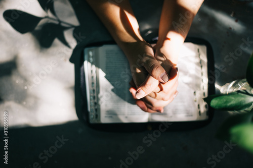 Bilde på lerret Hands female prayer to Load,Concept Pray for liberation,sin,no freedom