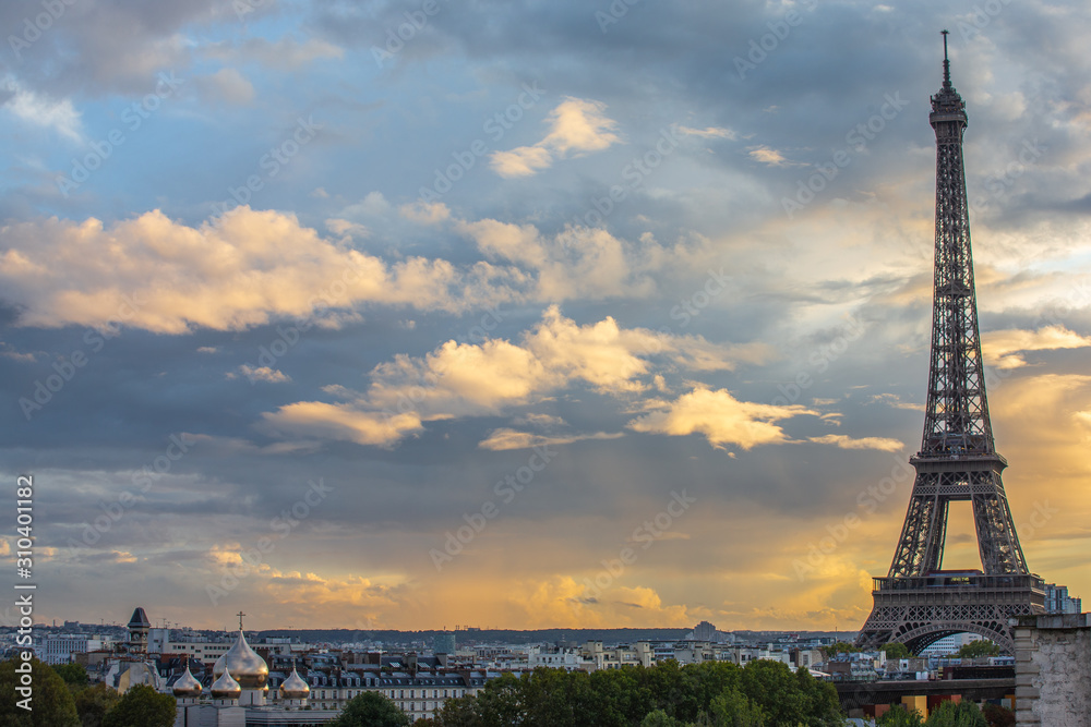 Obraz premium PARYŻ WIEŻA EIFFLA