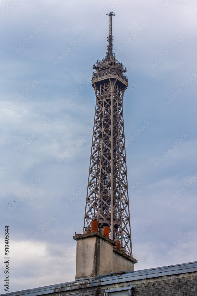 PARIS LA TOUR EIFFEL