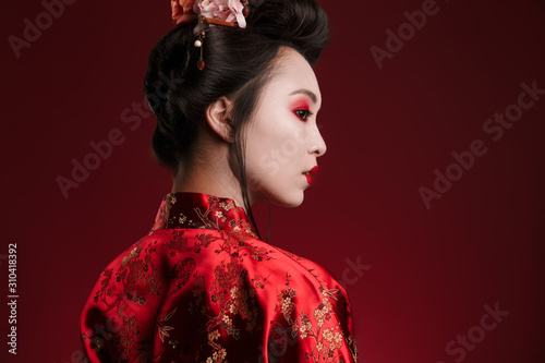 Foto Image of attractive asian geisha woman in traditional japanese kimono