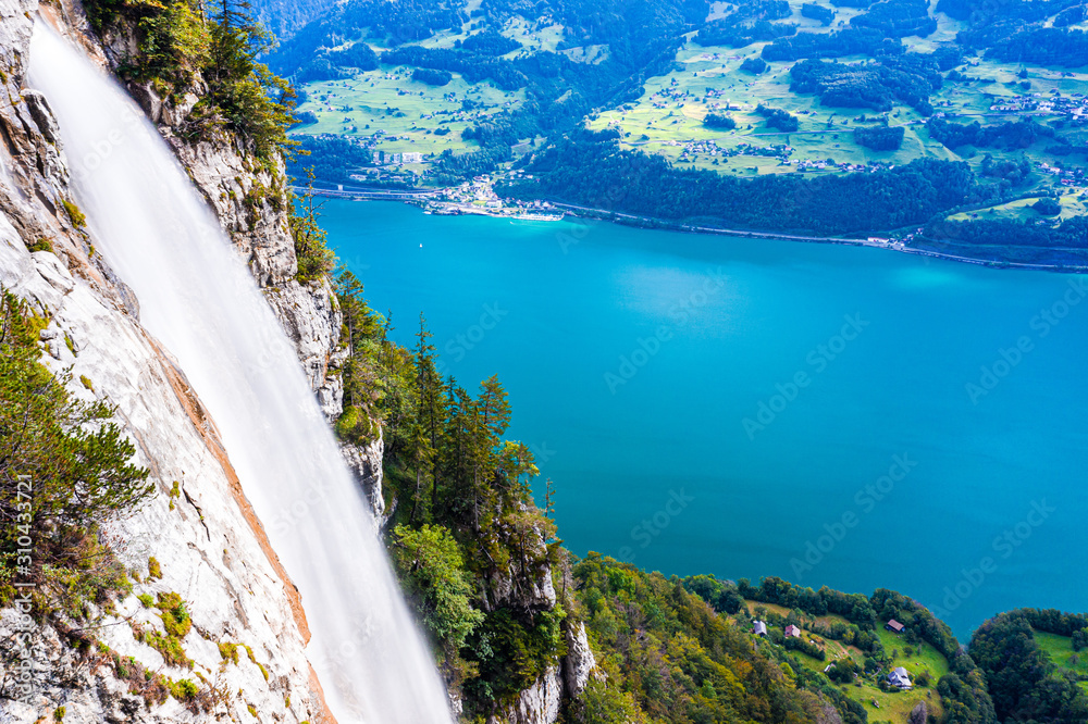 Obraz premium Seerenbachfälle