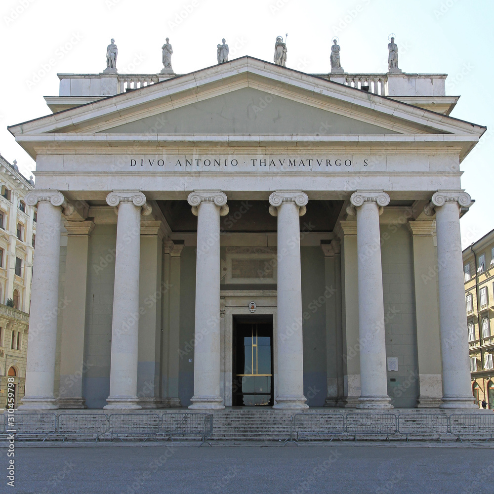 Obraz premium Church San Antonio in Trieste Italy