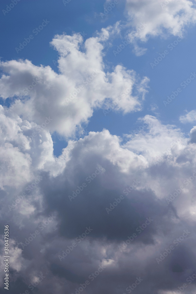 Obraz premium blue sky with white clouds