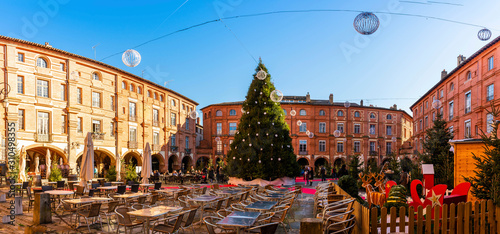 Fototapeta Naklejka Na Ścianę i Meble -  Place Nationale at Christmas in Montauban in the Tarn et Garonne in Occitania, France