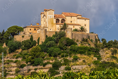 Bild auf Leinwand Santuari de Sant Salvador auf Mallorca