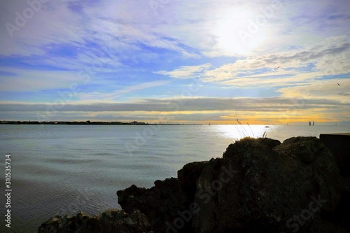 La mer Méditerranée au Grau du Roi - Département Gard - Languedoc Roussillon - Région Occitanie - France