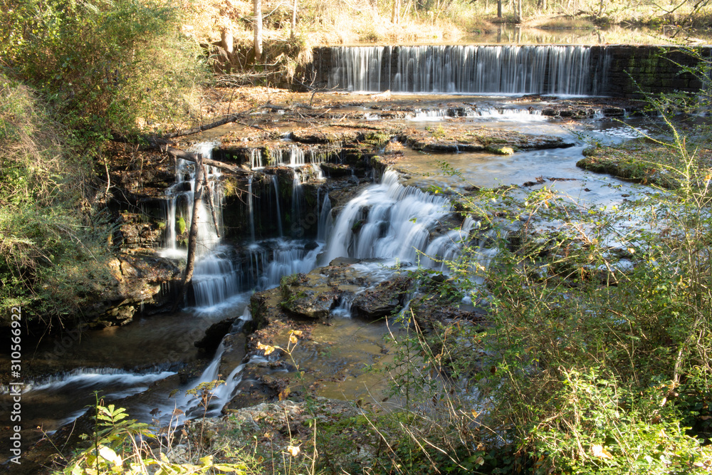 Obraz premium Waterfalls and rocks