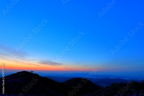 아름다운 일출이 보이는 풍경 © 재봉 황