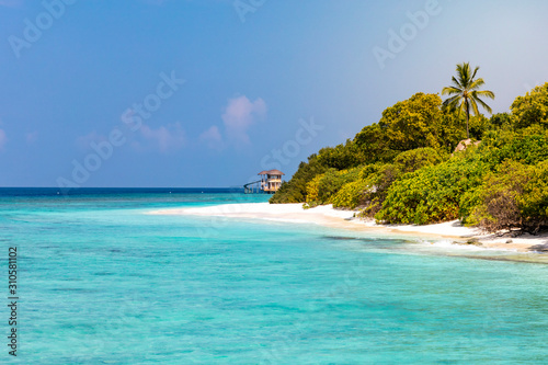 Fototapeta Naklejka Na Ścianę i Meble -  Secluded private beach on pristine tropical island