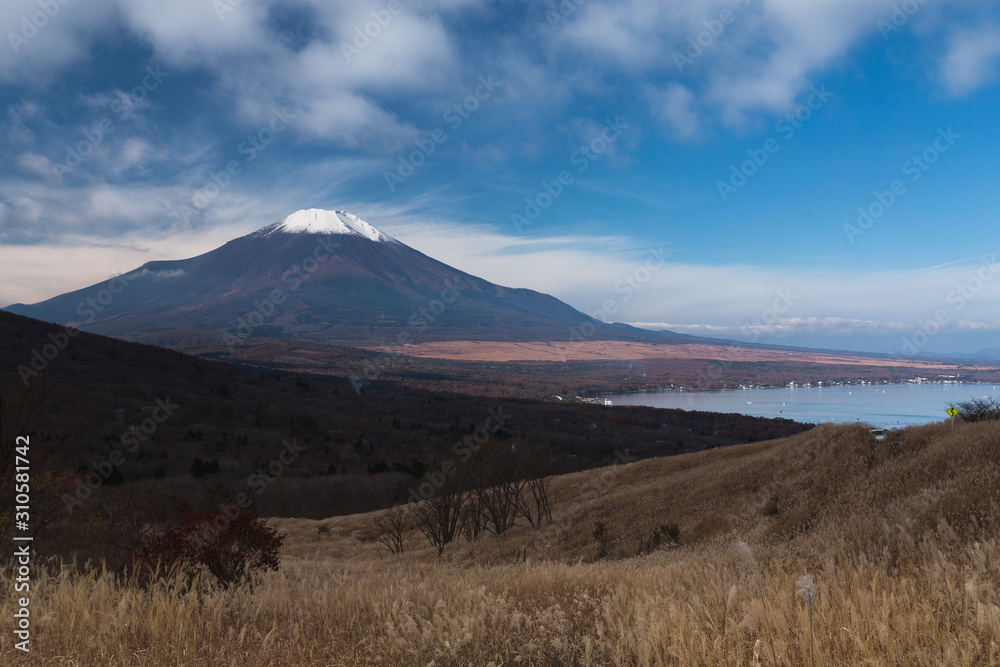 富士山と山中湖 / Mt.Fuji and Lake Yamanaka