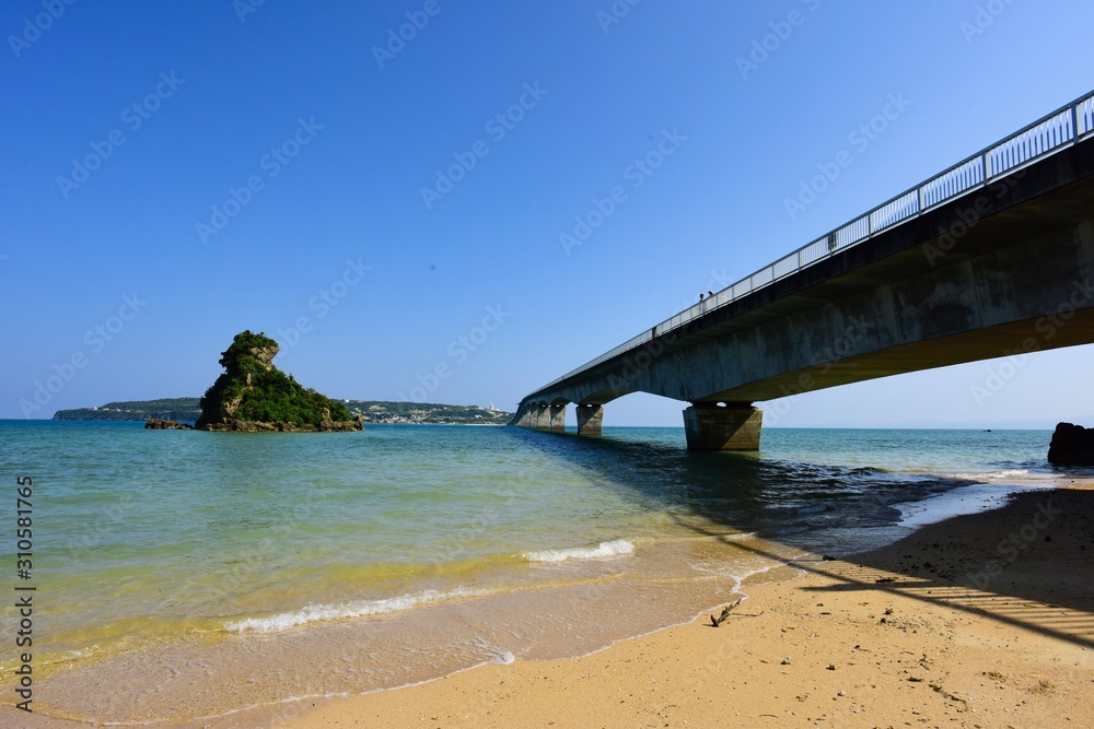 海と橋