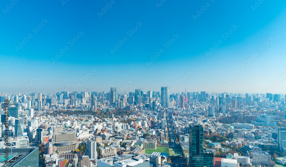 東京風景　渋谷スカイから望む　東京タワーとスカイツリーを同時に望む　2019年12月