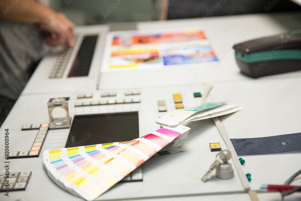 Offset printed machine, offset printing Offset printed machine, offset printing