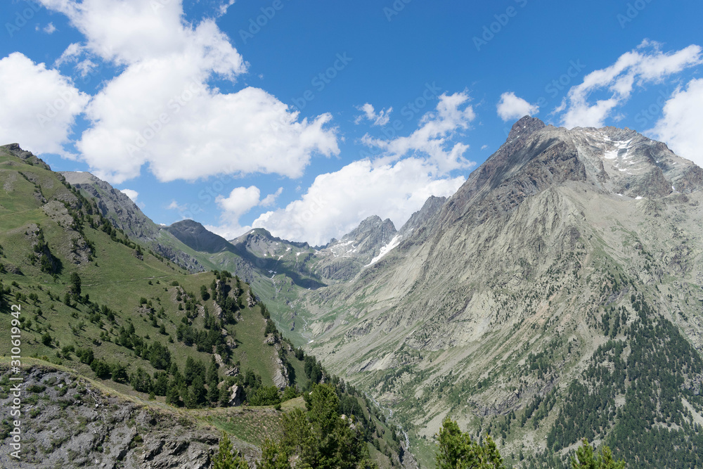 Panorama with mountains and blue sky - Cloudy sky over Italian mountain