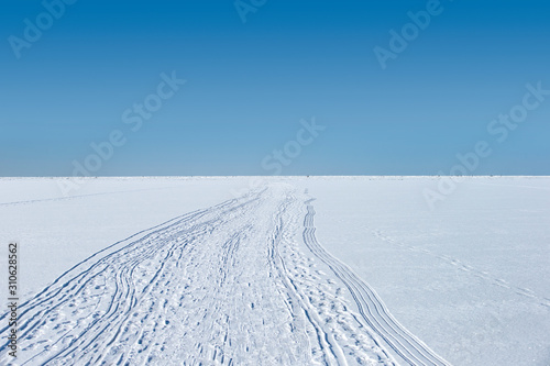 Εκτύπωση καμβά Icy pedestrian road of the Gulf of Finland