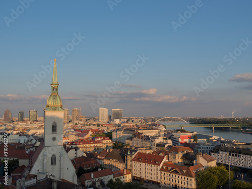 Wallpaper Mural Vue aérienne de Bratislava - Slovaquie Torontodigital.ca