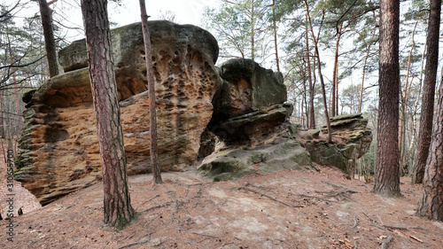 Pomnik przyrody Kamienie Brodzińskiego znajdujące się w województwie małopolskim