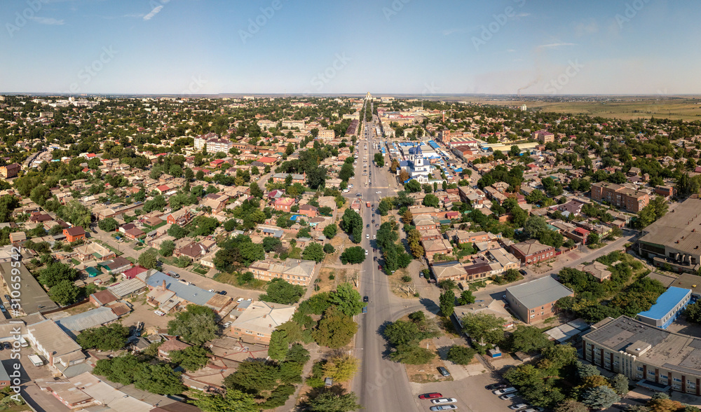 the old western entrance to the city of Novocherkassk - the capital of the Don Cossacks. Azov Market, Platovsky Prospekt, in the far left is a large university complex - a large aerial panorama the old western entrance to the city of Novocherkassk - the capital of the Don Cossacks. Azov Market, Platovsky Prospekt, in the far left is a large university complex - a large aerial panorama