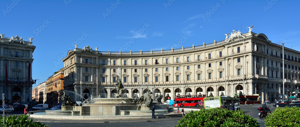 Piazza della Repubblica is one of the most famous squares in Rome, located a few hundred meters from Termini station, opposite the Diocletian Baths.