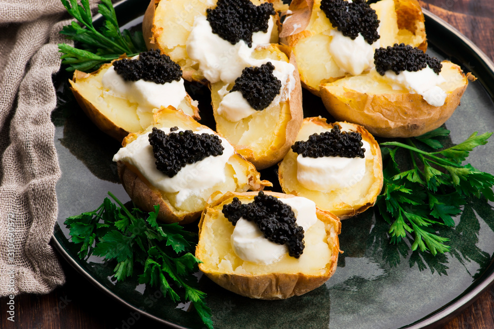 Ταπετσαρία Baked potato with spiced cream cheese and caviar