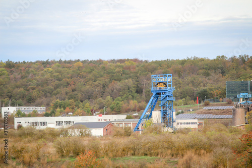 Photography Ein Förderturm im Bergbaugebieten zum fördern der Kohle