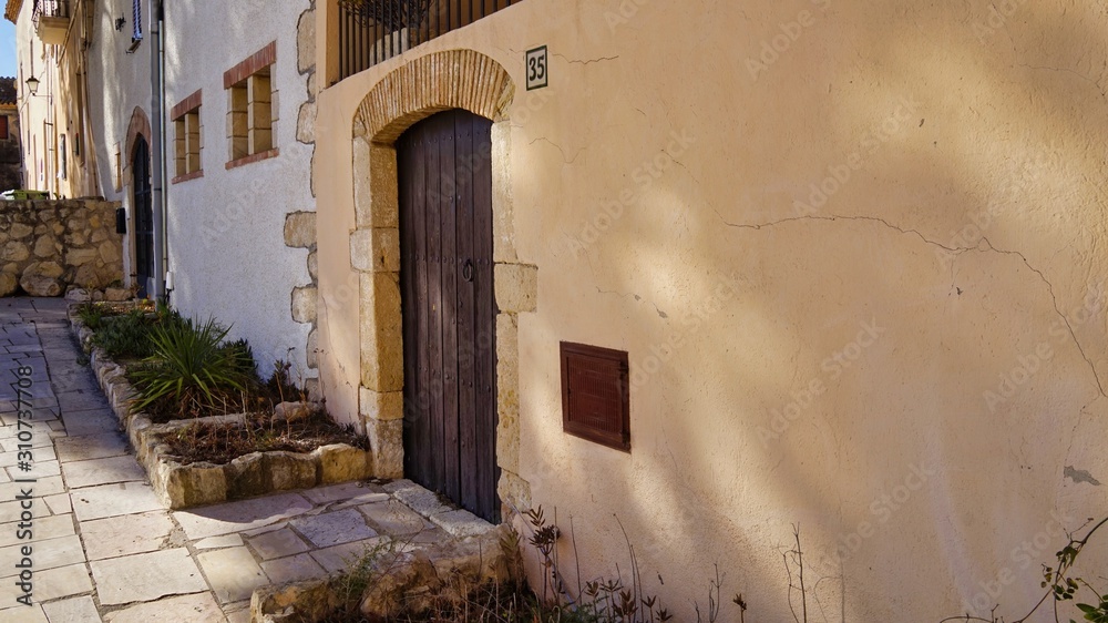 Fototapeta premium Castellet y Gornal Castillo de Castellet