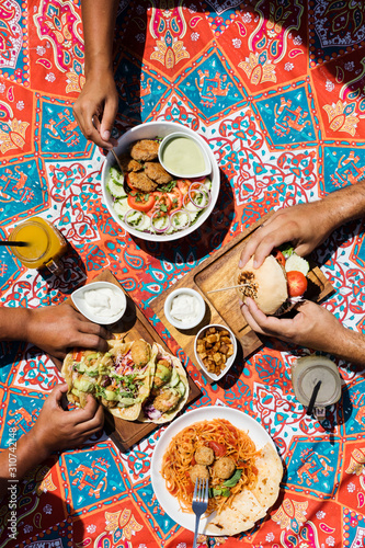 Sharing vegan food meals