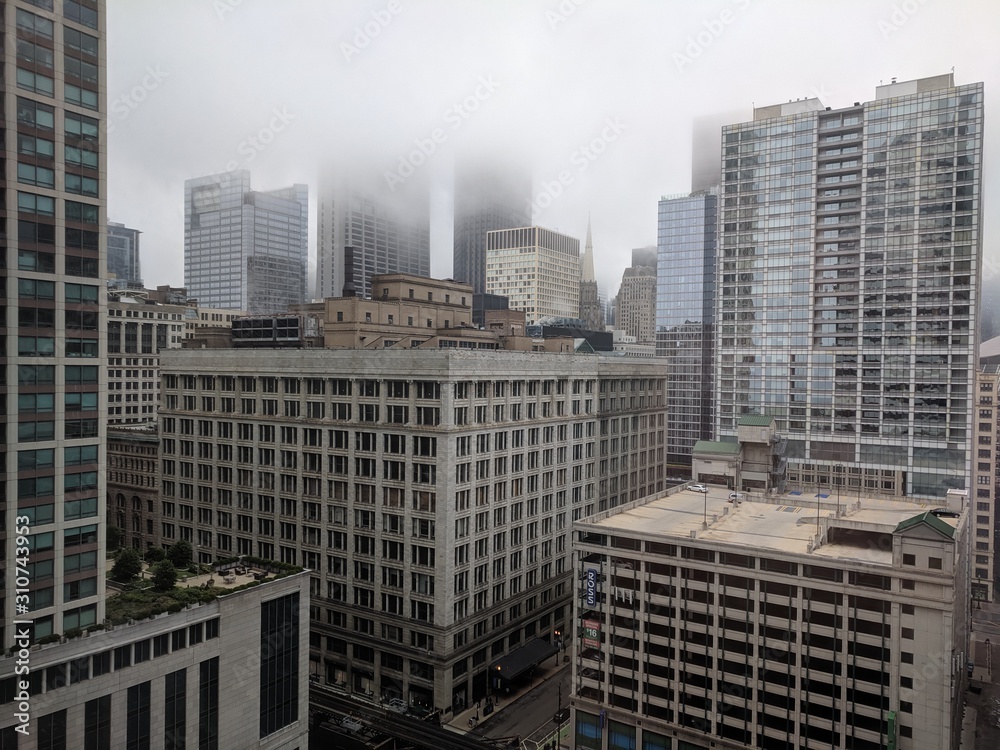 Obraz premium Chicago in clouds