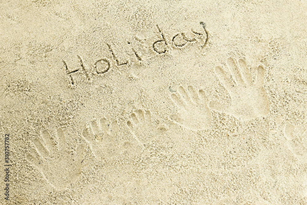 Fototapeta premium beautiful pattern on the sea sand on nature background