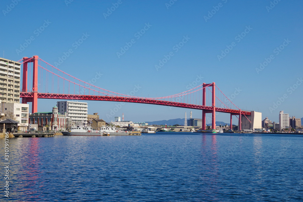 Fototapeta premium Most Wakado widziany z promenady wzdłuż wybrzeża