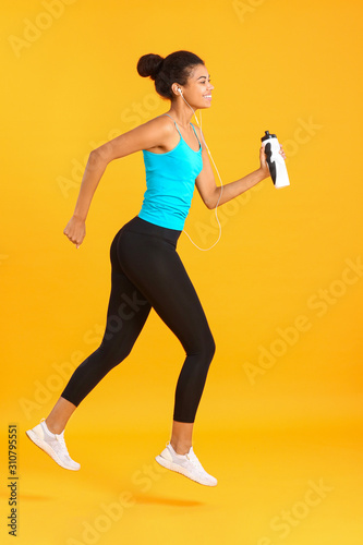 Running African-American wo...