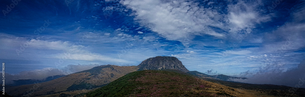 한라산 영실코스 윗세오름 파란 하늘 흰 구름 풍경 자연