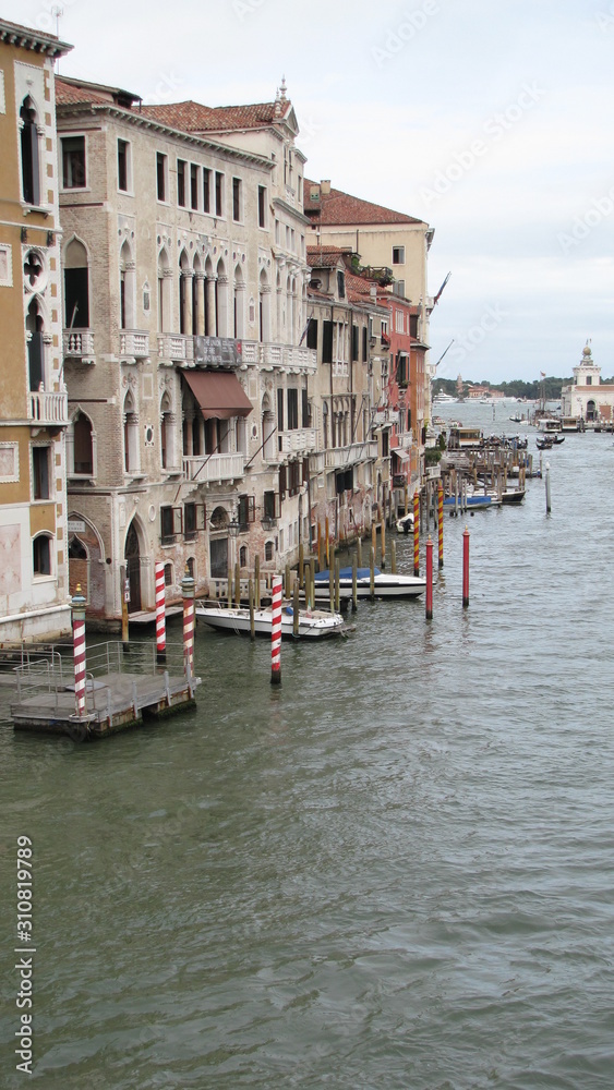 Straße in Venedig Kanal