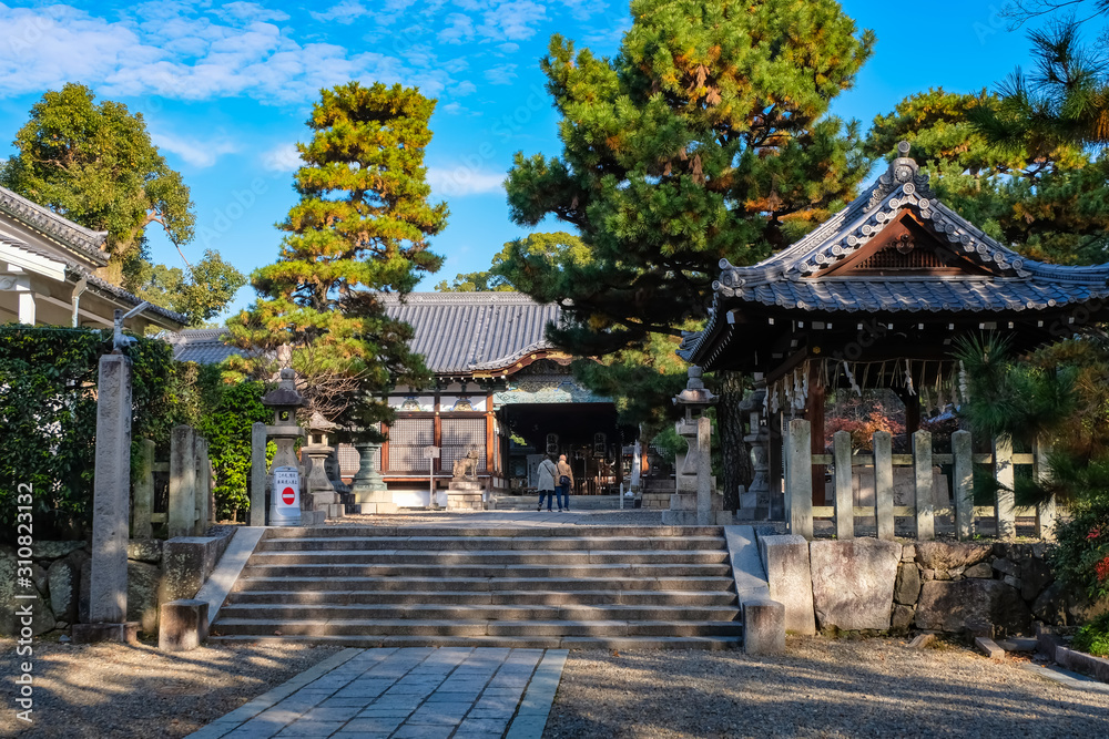 Fototapeta premium 京都 御香宮神社