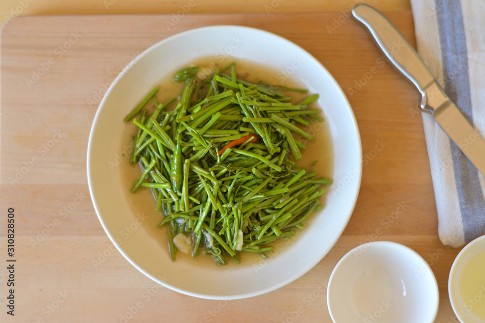 Stir-fried mimosa with oyster sauce. Stir-fried mimosa with oyster sauce.