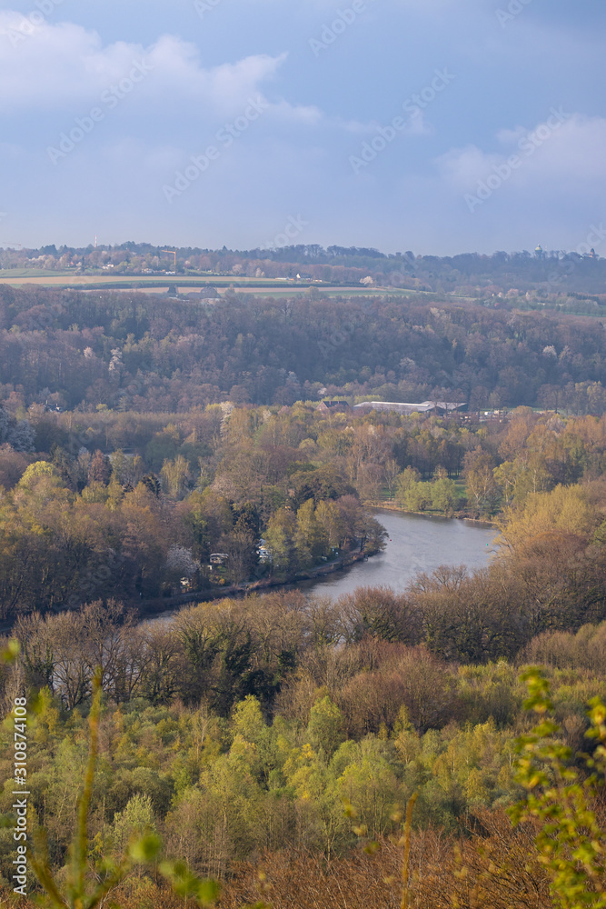 Naklejka premium Aussicht von Heiligenhaus auf Essen-Werden und Kettwig