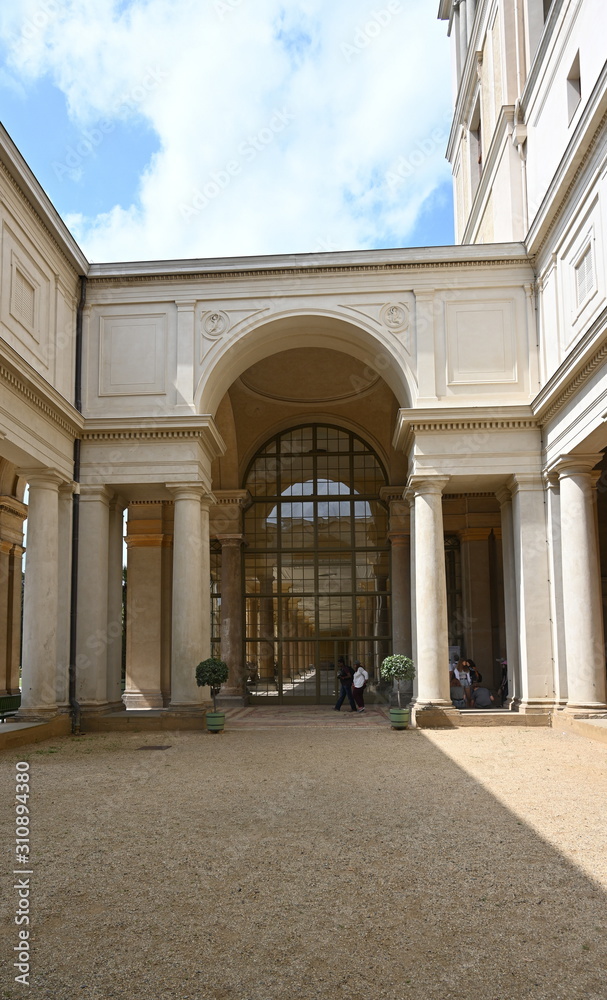 Fototapeta premium Potsdam, Innenhof der Orangerie